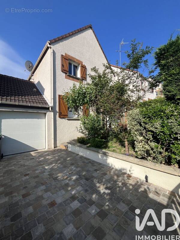 Photo 1 - Maison à VILLIERS-SUR-ORGE