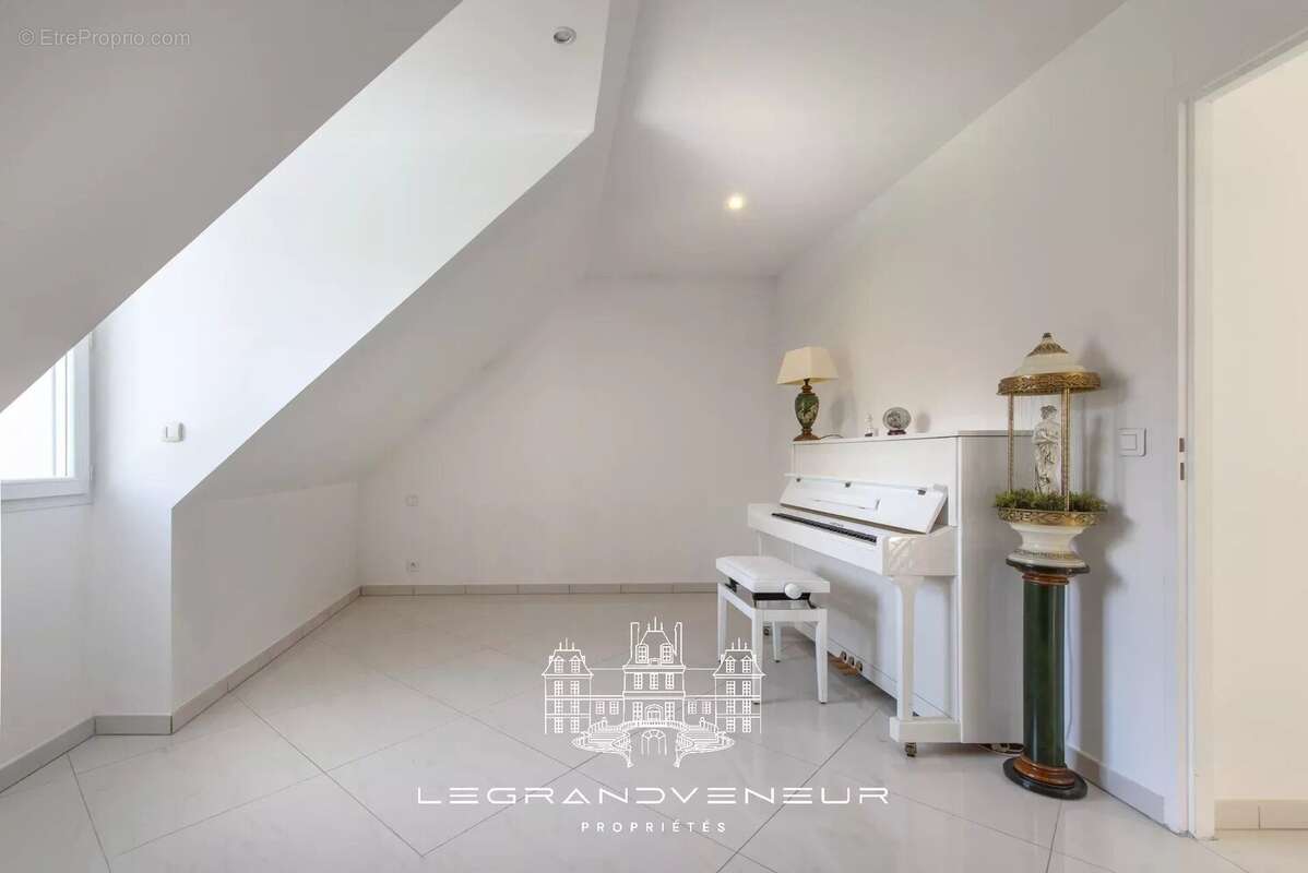 Maison à FONTAINEBLEAU