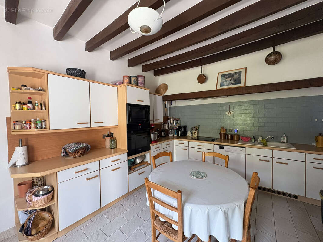 Longere 15min nord de sens, 5 chambres, 1344m2 terrain clos, grange et cave - photo 5