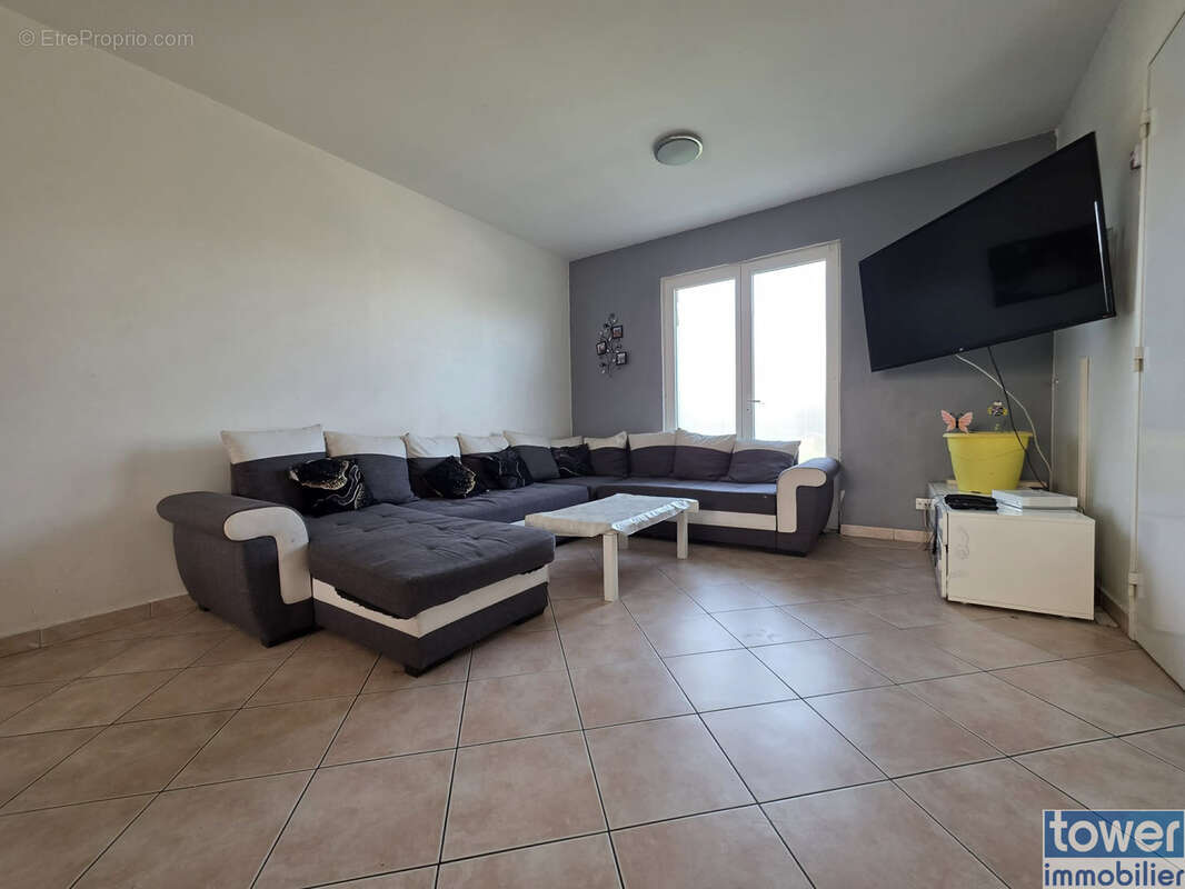 Maison 137 m2 / 6 chambres / terrasse 41 m2 / sous-sol aménagé / garage double / jardin. - photo 2