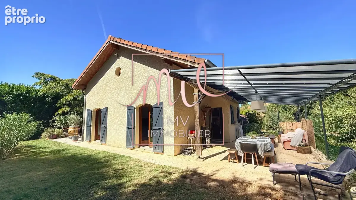 Maison à CHARNECLES