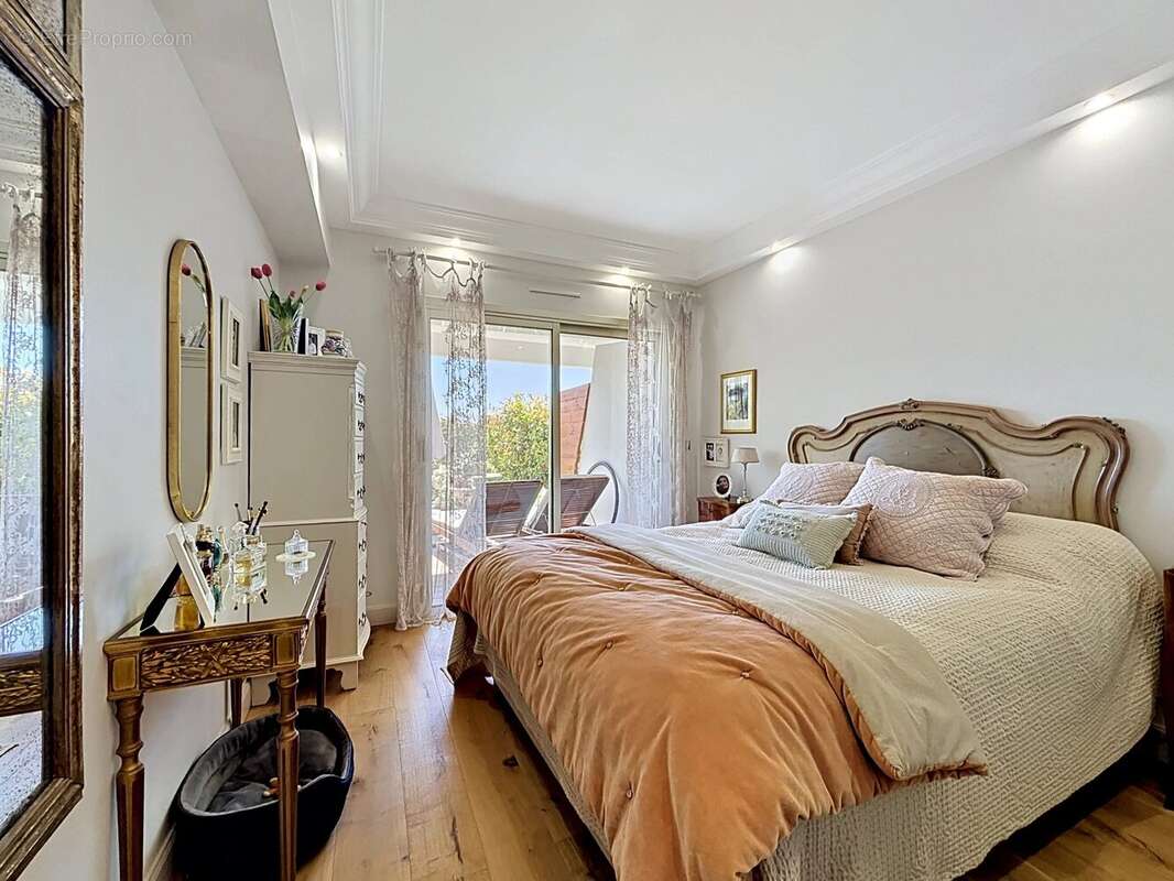 Appartement à VILLENEUVE-LOUBET