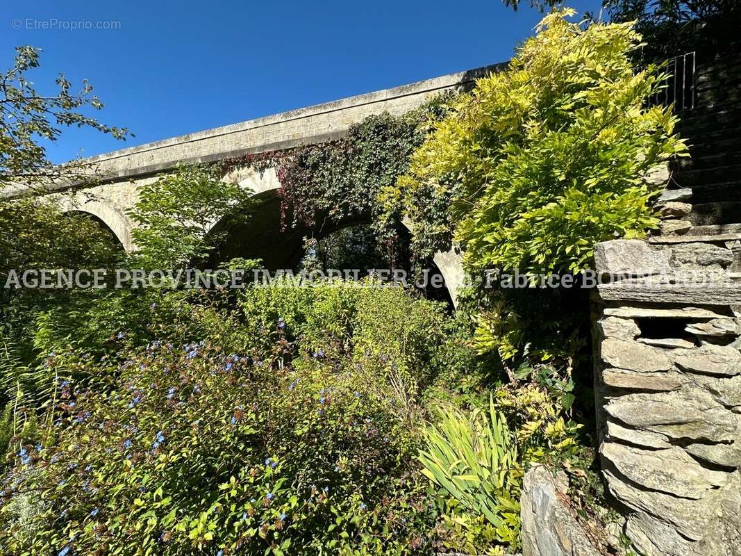 Maison à FELINES-SUR-RIMANDOULE