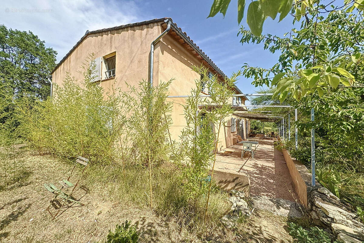 Maison à SAIGNON
