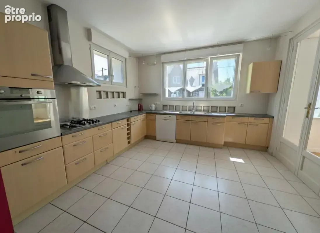 Maison Saint Brieuc 8 pièce(s) 179 m2 - photo 3