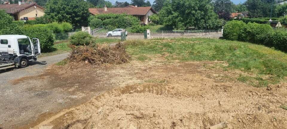 Terrain 338 m² à Chazay-D'azergues  - photo 4