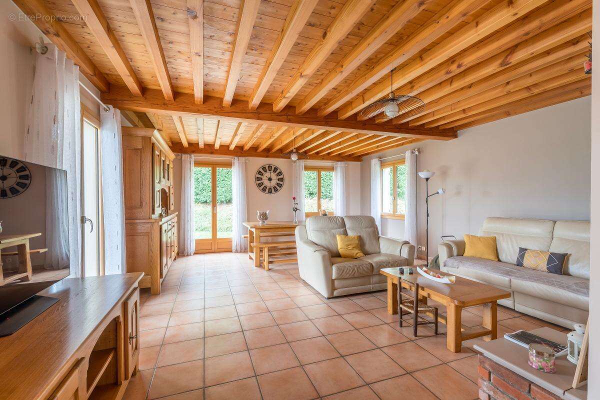 Maison à BRUSSIEU