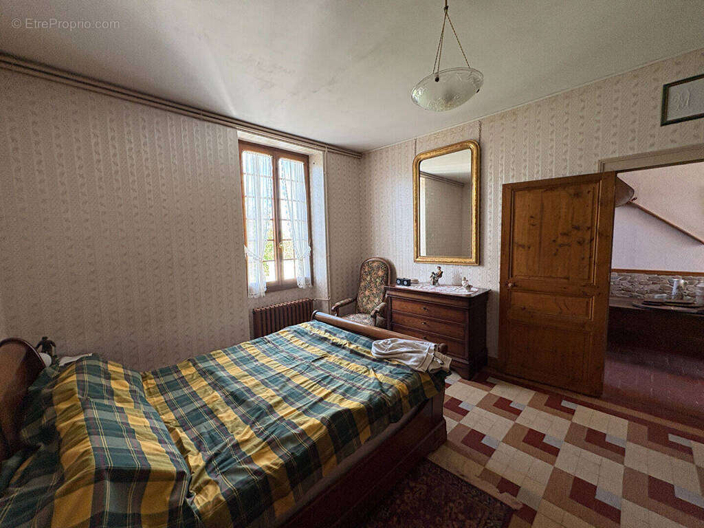 Maison à BADECON-LE-PIN