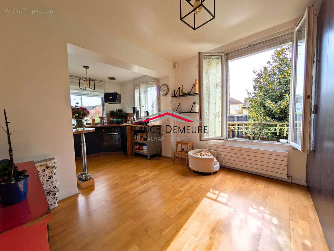 Maison à SAINT-LEU-LA-FORET