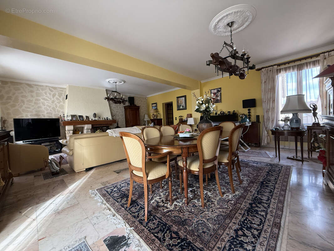 Maison à LE BLANC-MESNIL