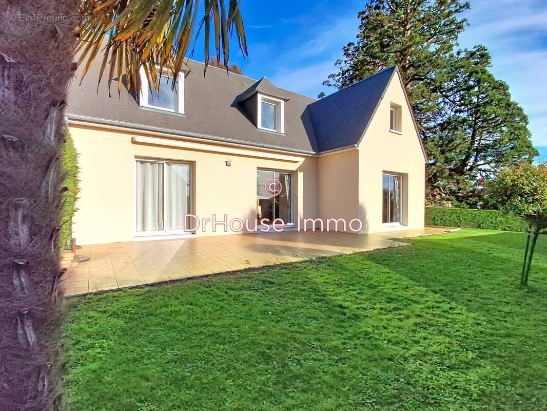 Maison à SAINT-SENIER-SOUS-AVRANCHES