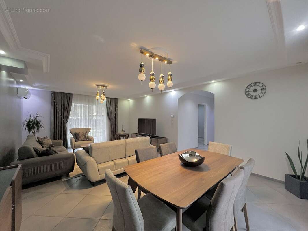 Maison à PONT-DE-CHERUY