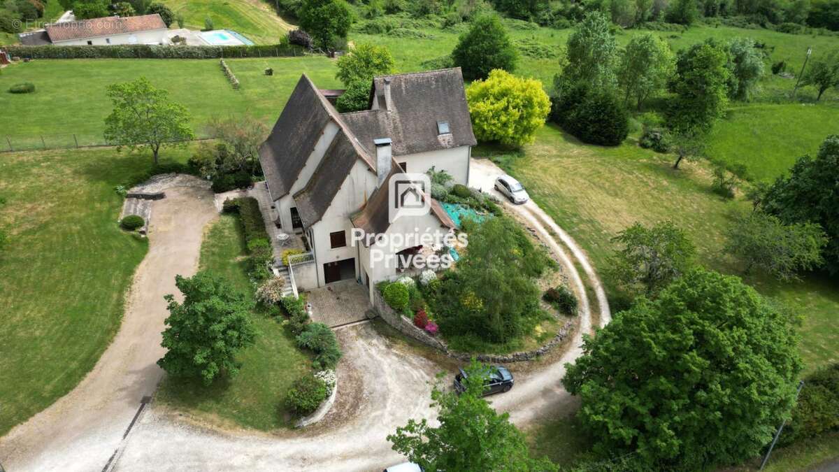 Maison à SAINT-MARTIAL-DE-VALETTE
