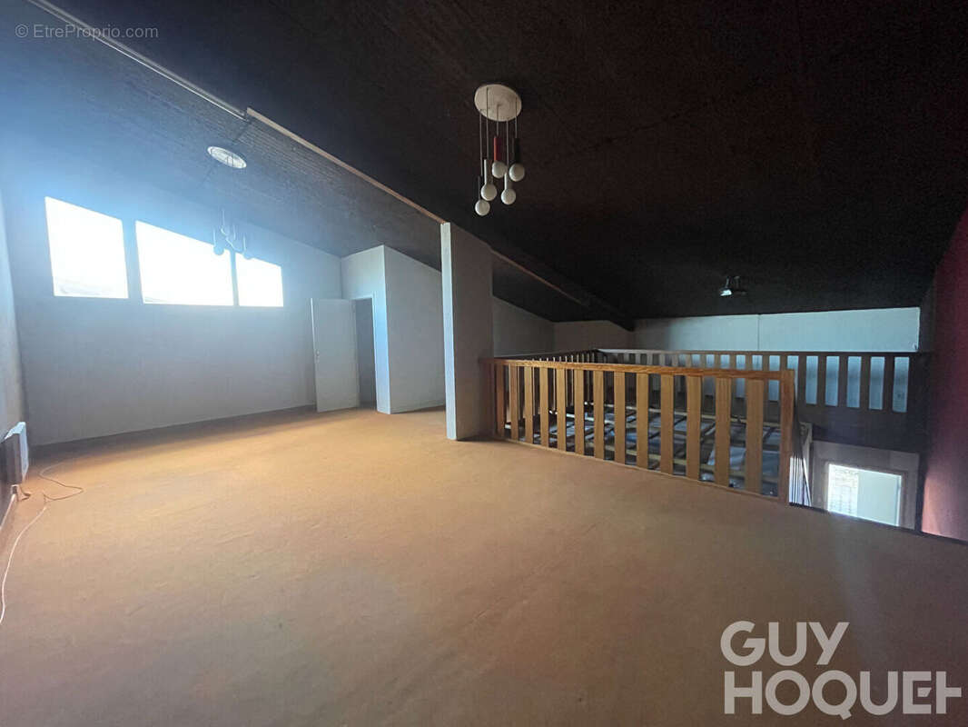 Commerce à JAUNAY-CLAN