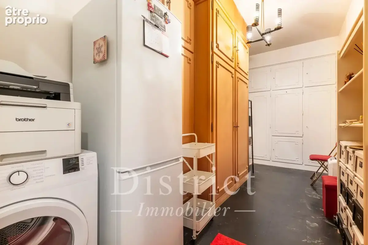 Porte Dauphine - Appartement de 165m² au 7eme ètage. Balcon. Parking en sus. - photo 11