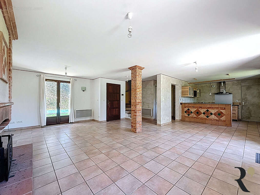 Maison à SAINTE-FOY-D&#039;AIGREFEUILLE