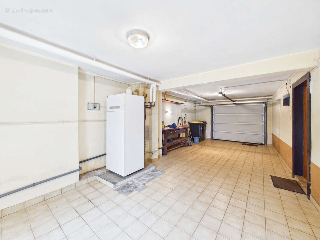 EMPLACEMENT IDEAL pour cette Grande maison située au centre du village d'AUGNY - photo 17