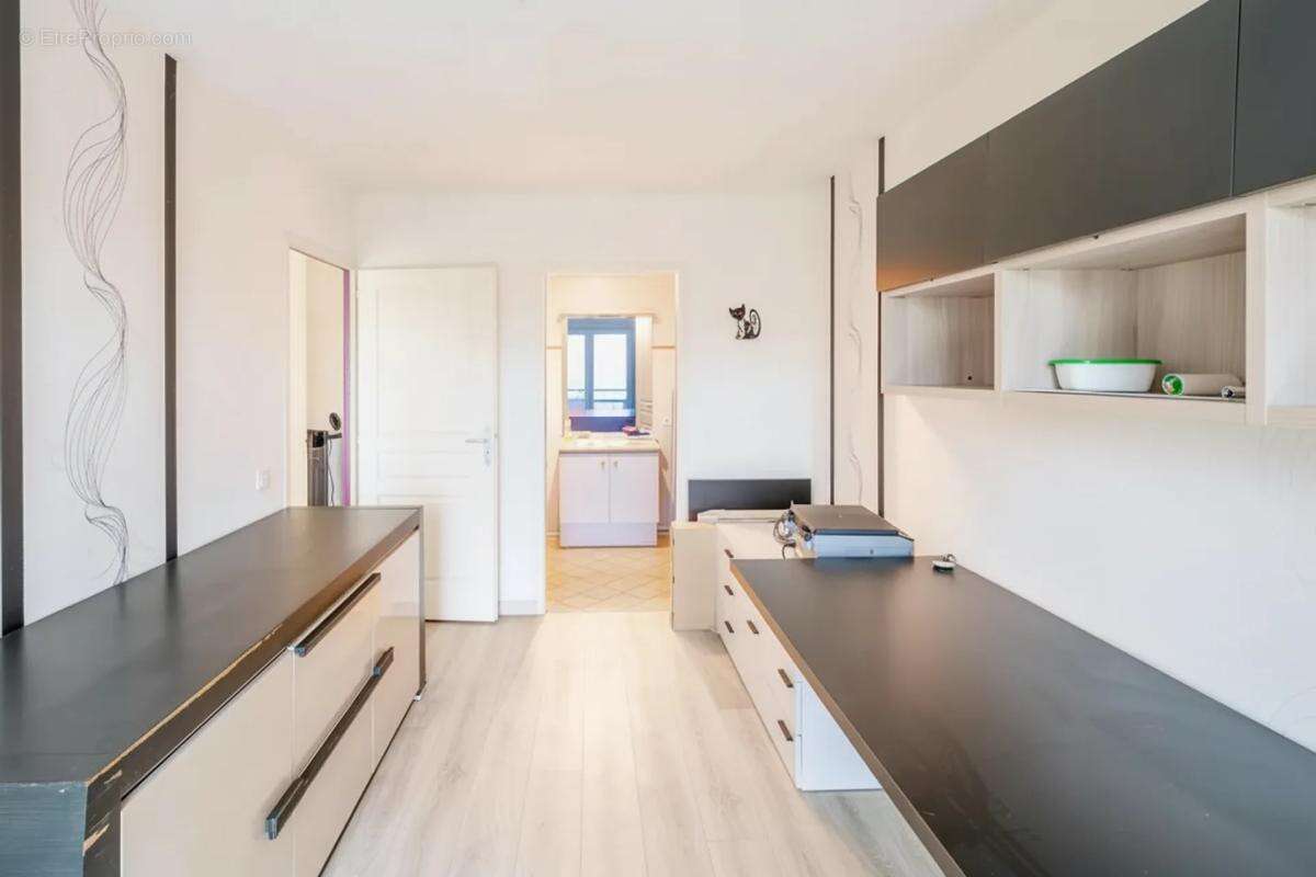 Appartement à SERGY