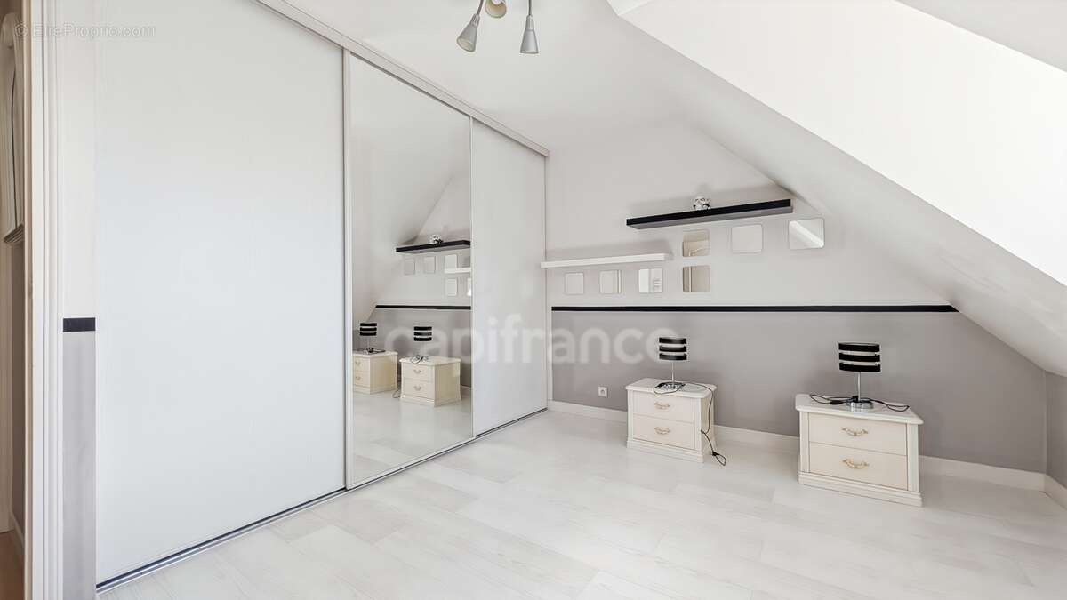 À 5 minutes de Chalon-sur-Saône (71) ​Superbe Villa de 200 m² double garage et dépendance Parc de 1 800 m² Piscine & Pool House  - photo 14