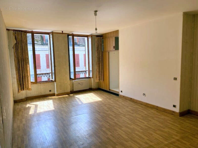 Appartement à VILLENEUVE-L'ARCHEVEQUE