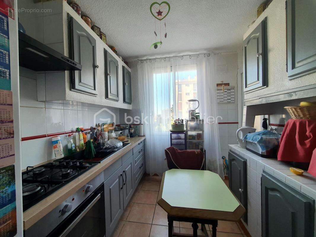 Moulin a vent - appartement t4 - deux chambres - loggia - cave - photo 2