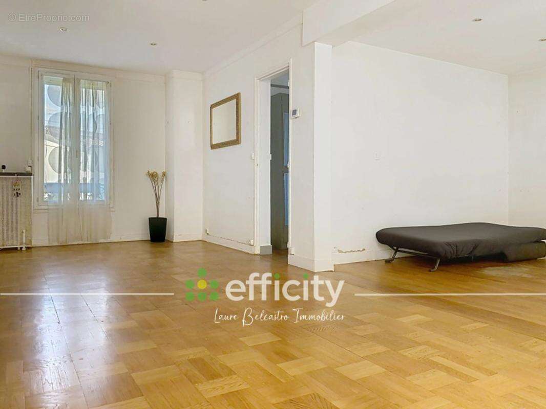 Maison à VILLECRESNES