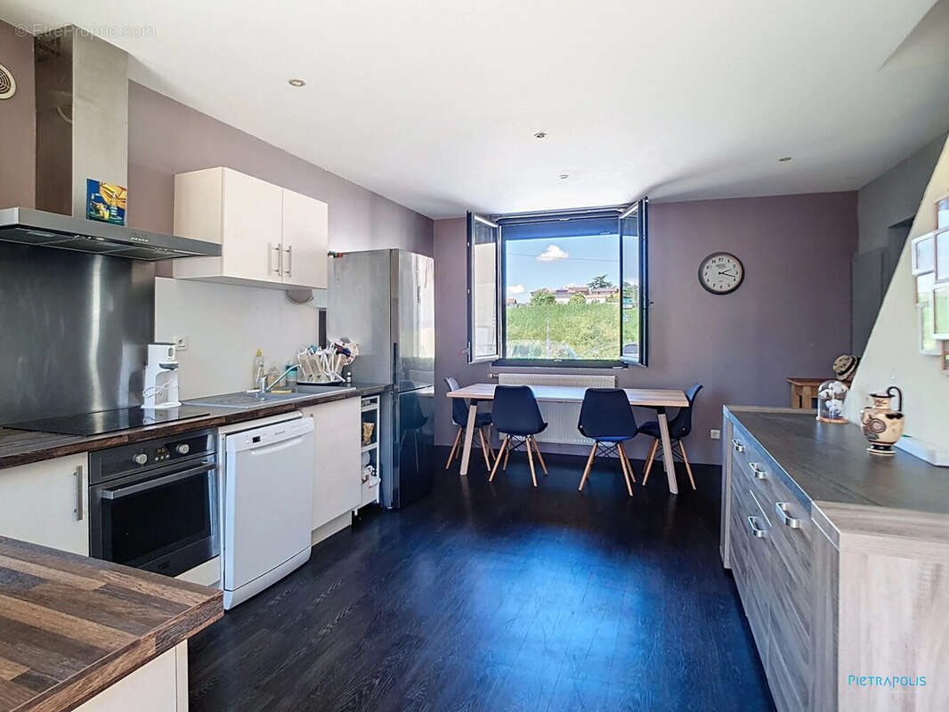 Maison à SAINT-JEAN-DE-BOURNAY