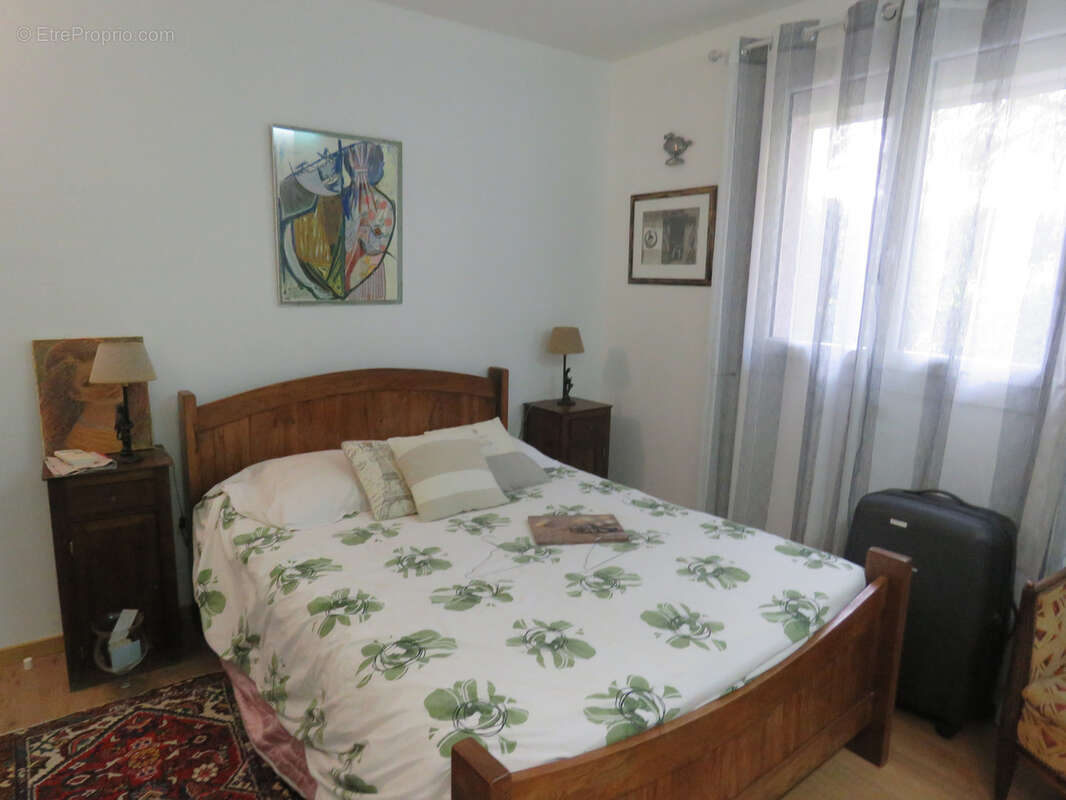 Maison à NOTRE-DAME-DE-SANILHAC