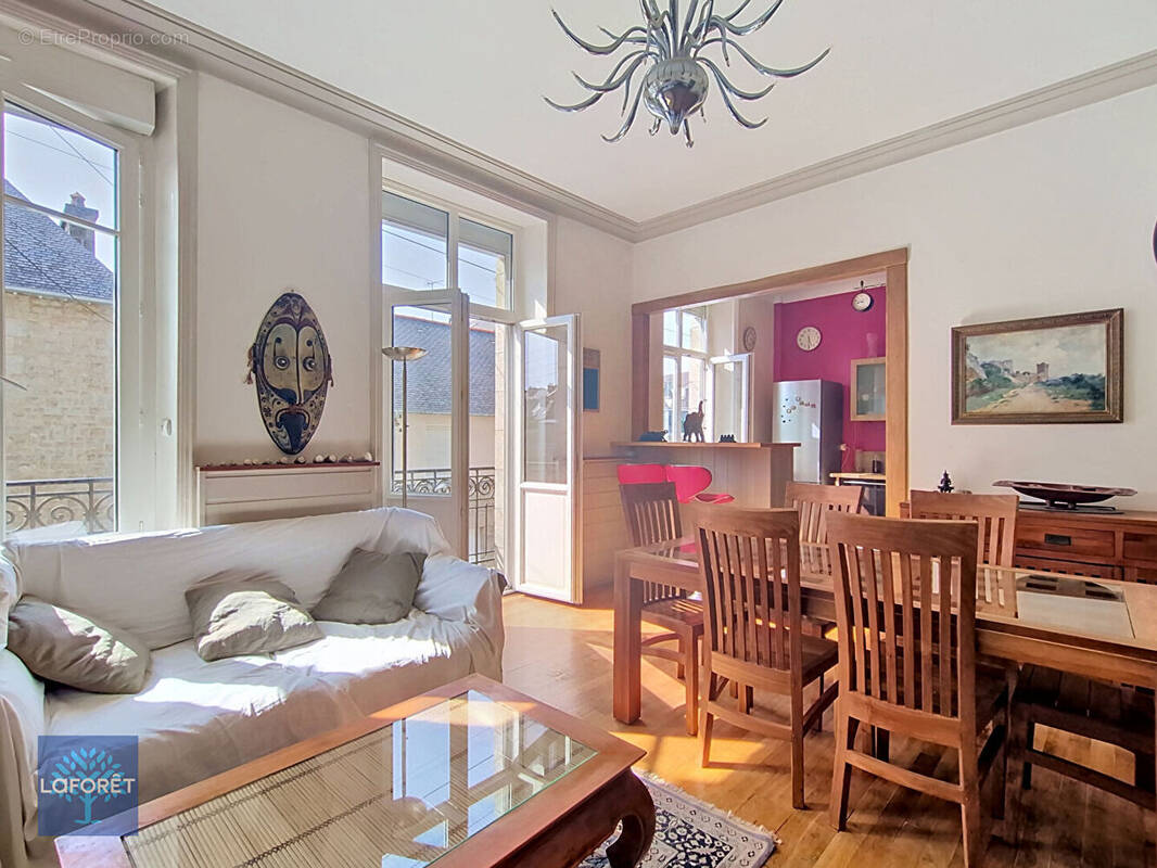 Appartement à FOUGERES