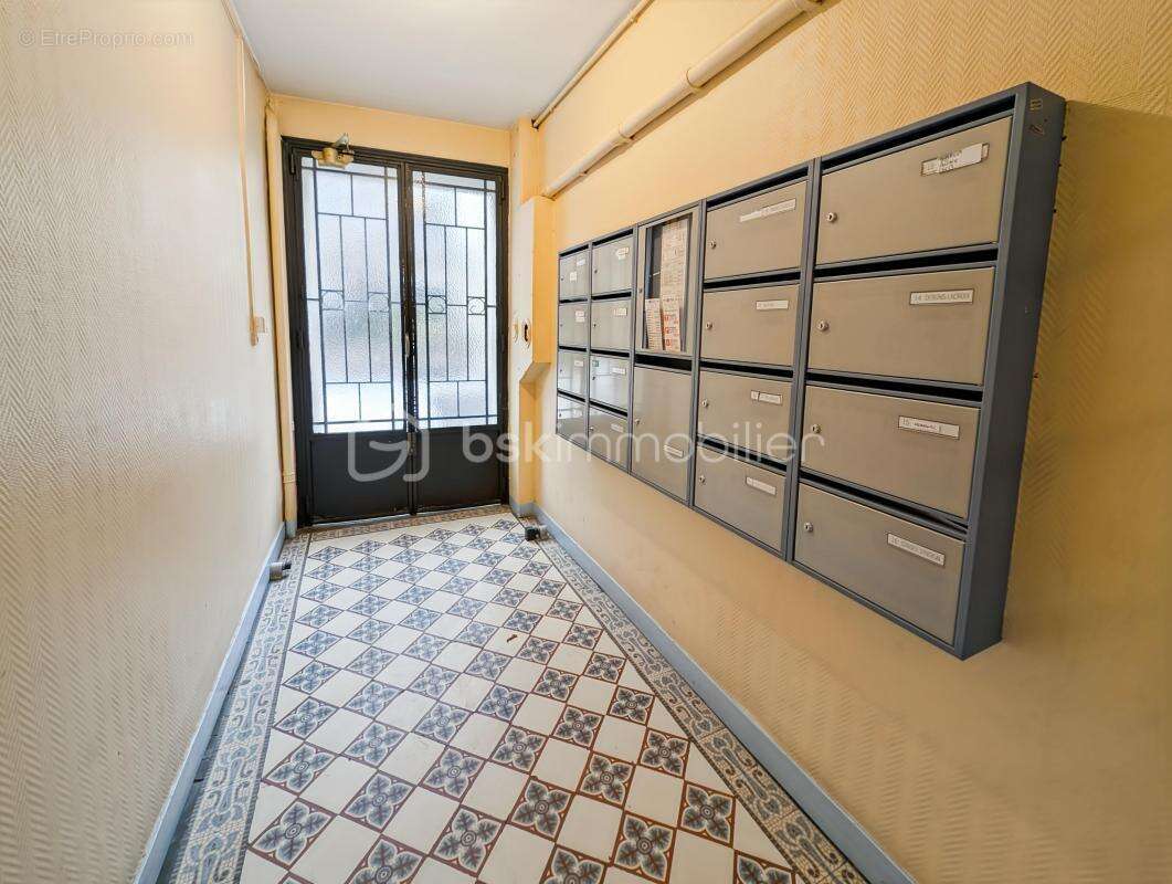 Bel appartement f2 (f3 possible) vincennes centre: cachet et luminosite! 6 minutes a pieds de l'avenue du chateau, de la mairie, - photo 10