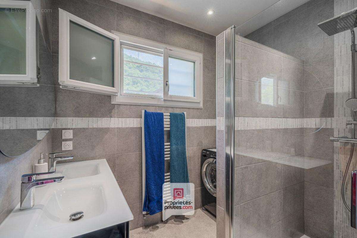 Maison à LE CHEYLAS