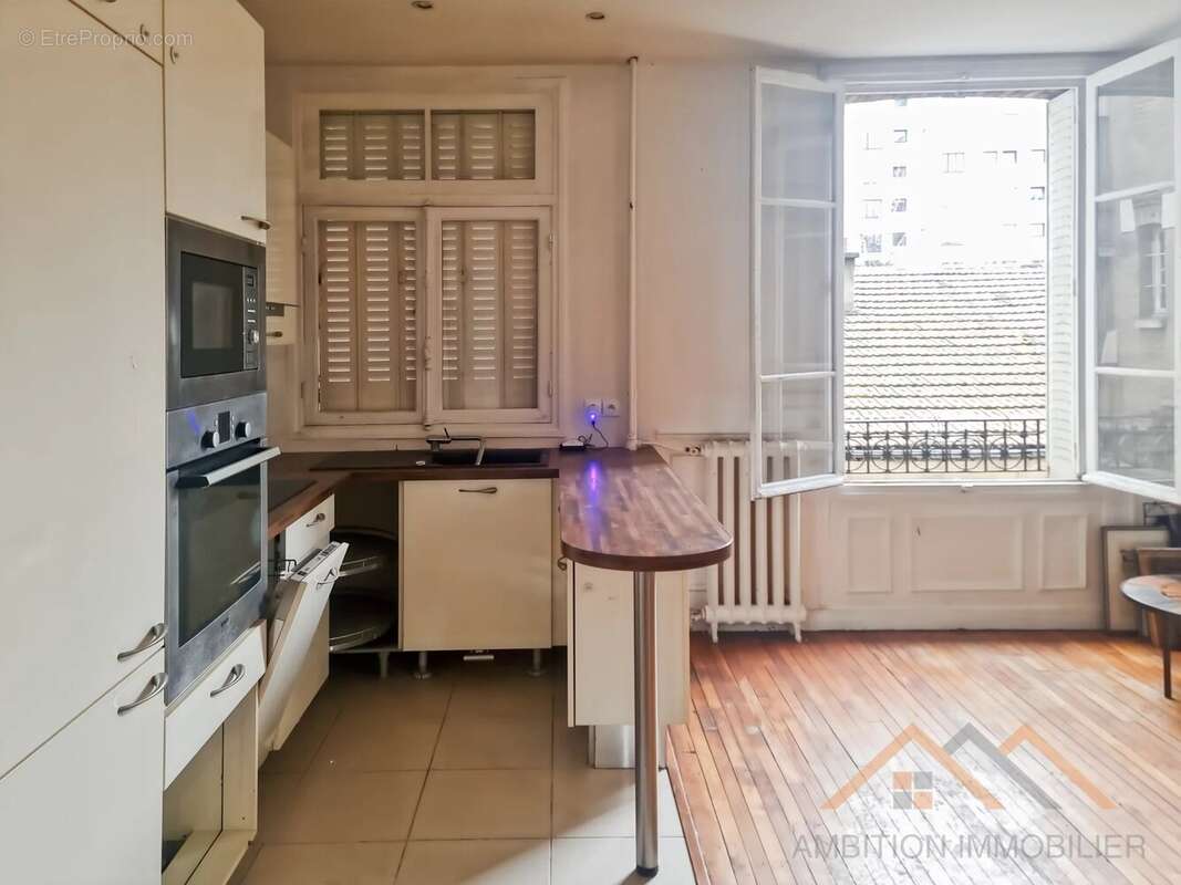 Appartement à PARIS-15E