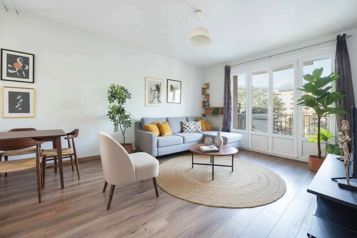 Appartement à FONTAINES-SUR-SAONE