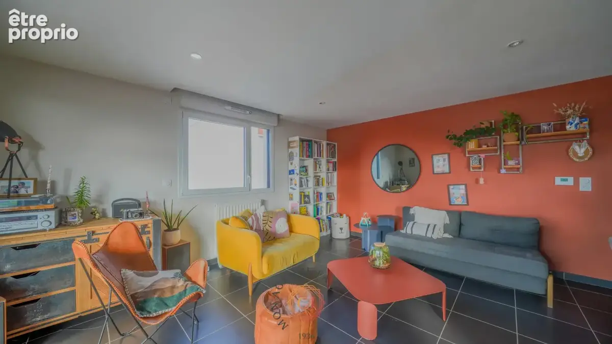 Situé à Clermont-Ferrand, un appartement d'environ 82,10 m2 avec terrasse. - photo 2