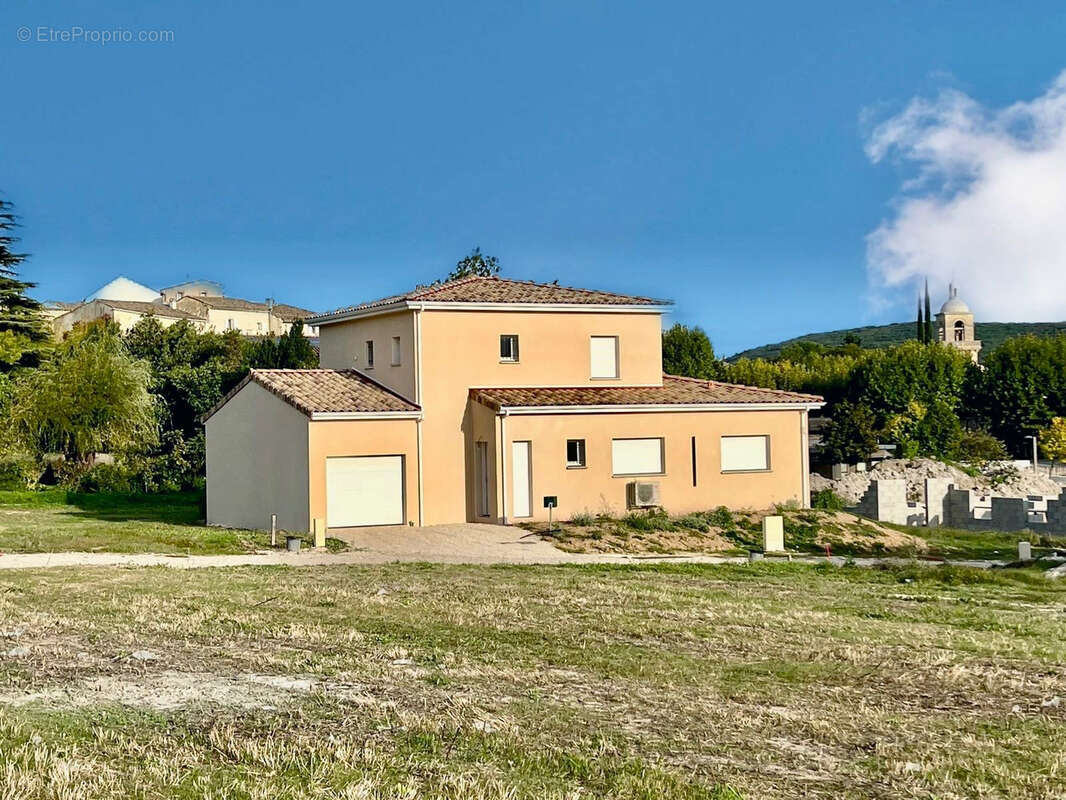Maison à LES GRANGES-GONTARDES
