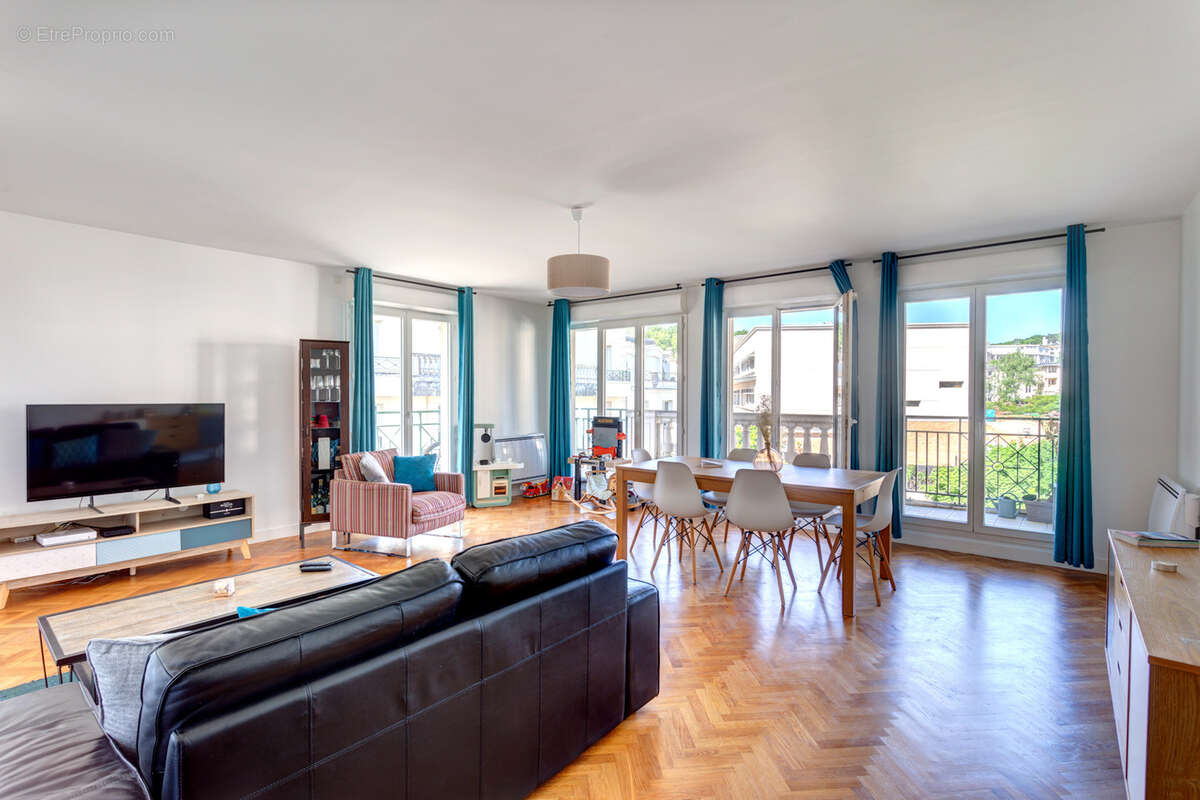 Appartement à LE PLESSIS-ROBINSON