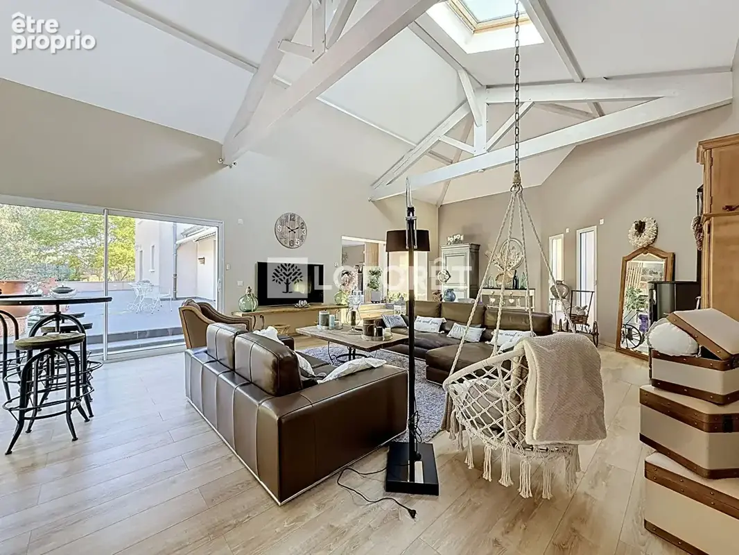 Le Montellier Maison familiale à vendre de 236 m² avec piscine et double garage - photo 5