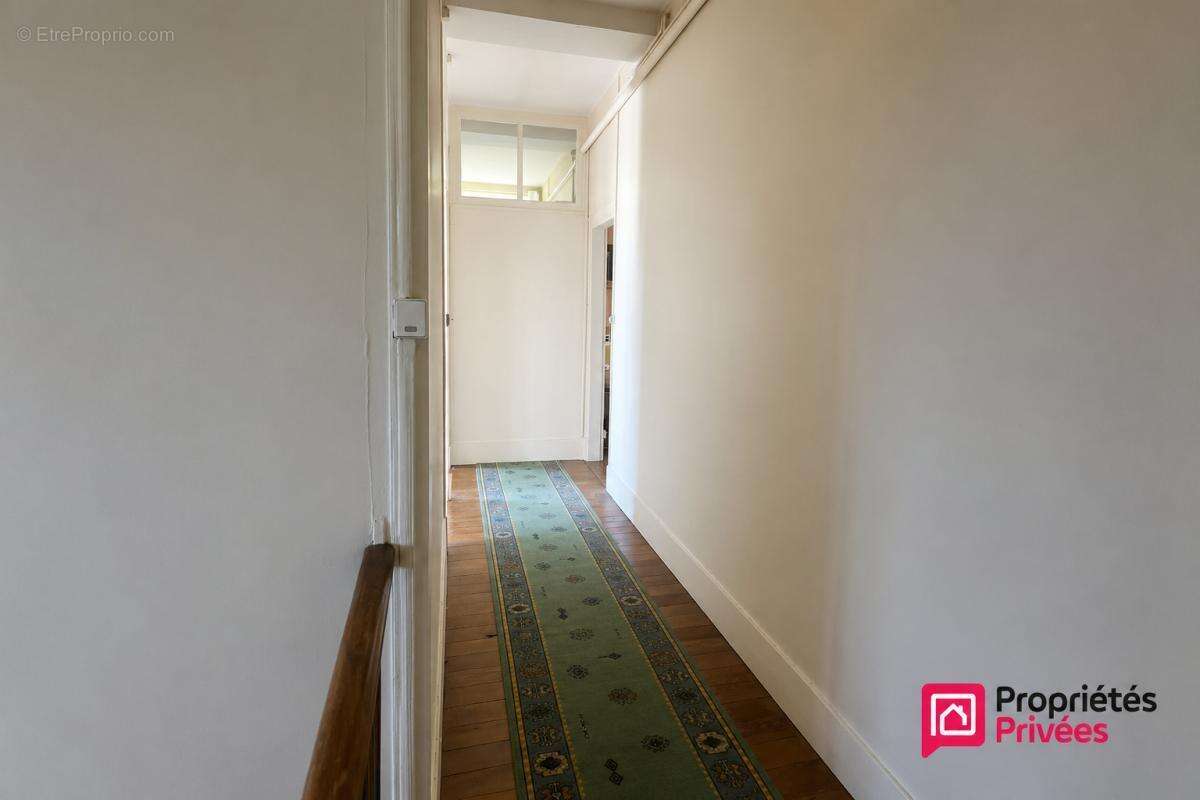Maison Bourgeoise de caractère Lormes 7 pièce(s) 165 m2 + véranda 20m2 - photo 8