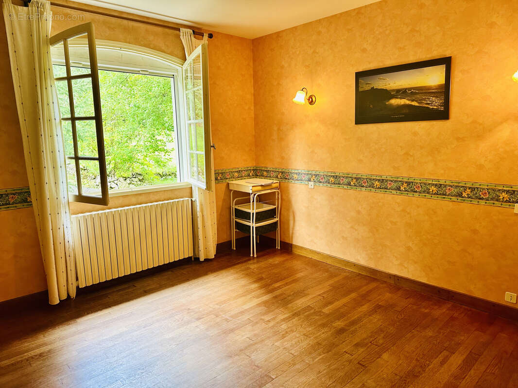 Maison à TOUR-DE-FAURE