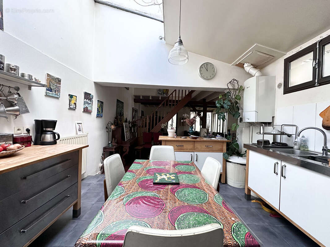 Appartement à PARIS-18E