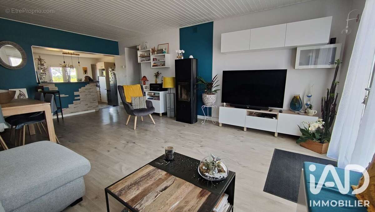 Maison 186 m² à Grosbreuil  - photo 2