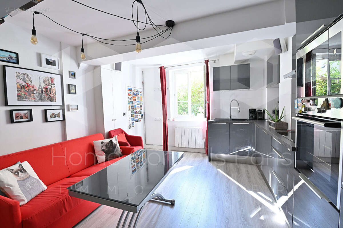 Appartement à PARIS-3E