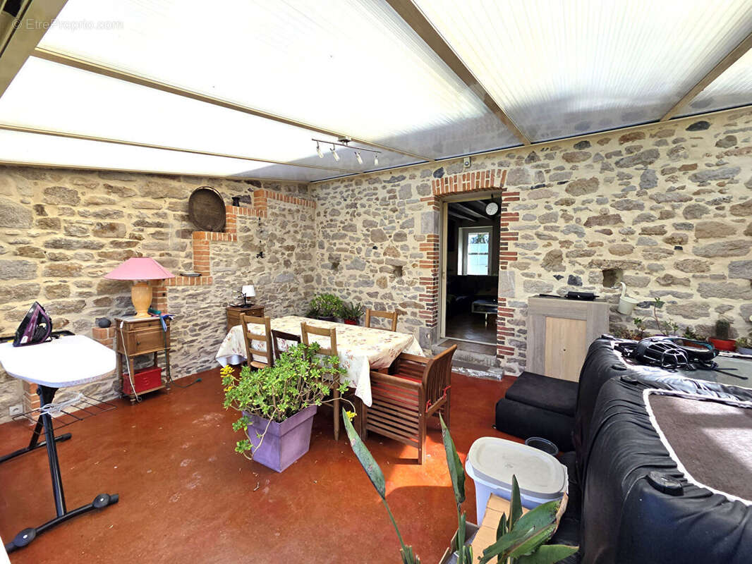Maison à BEAUFOU