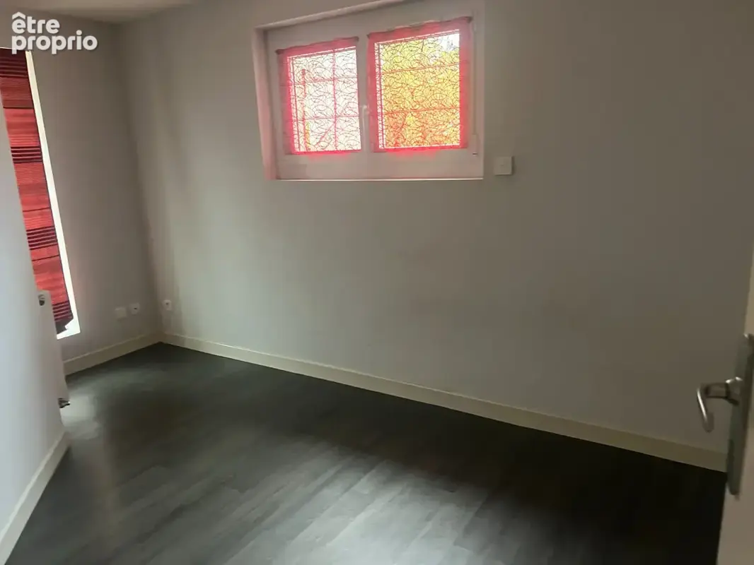 A vendre mably maison mitoyenne de 4 pieces 2 chambres et un bureau - photo 9