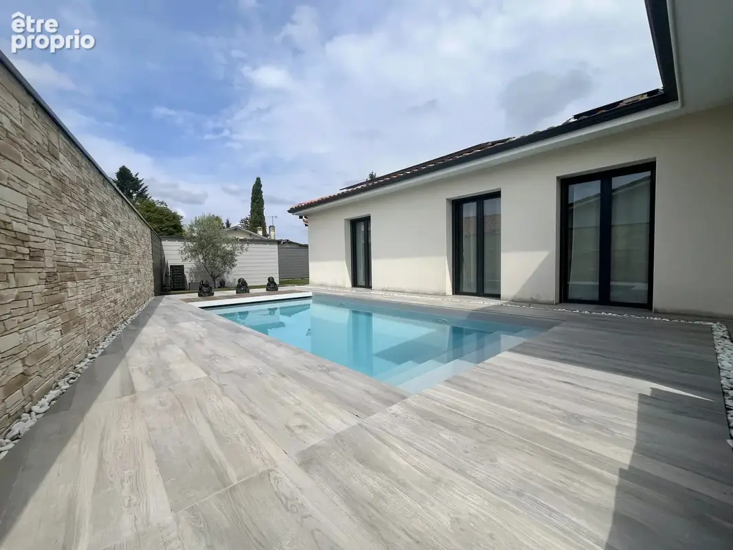 Coup de cœur   Élégante contemporaine de plain-pied avec piscine chauffée - photo 23