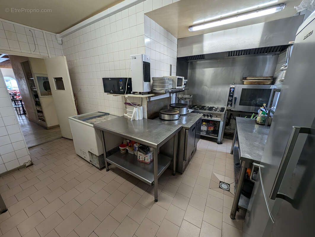 Vente ou location - Fond de commerce créperie  - Centre ville de SAINT-PERAY - photo 13