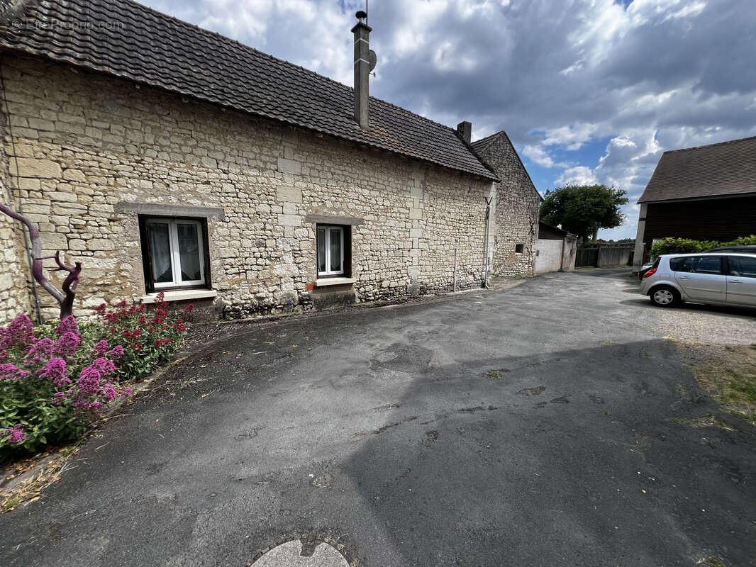 Maison à THURE
