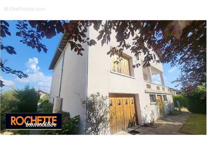 Maison à MONTROND-LES-BAINS