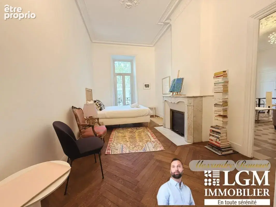  Appartement de caractère de 115 m² avec terrasse – Au cœur du centre historique de Nîmes - photo 9