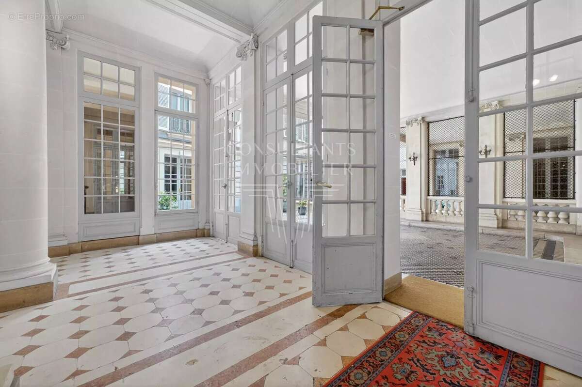 Appartement à PARIS-17E
